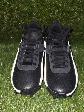 UA Harper 10 Pro TPU Mid. Size 9